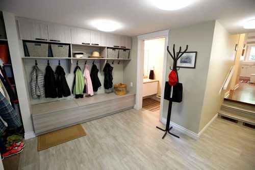 JUSTIN SAMANSKI-LANGILLE / WINNIPEG FREE PRESS
Just off the kitchen of 59 Salme is the laundry room which leads into a mudroom, two piece bathroom and the garage.
170822 - Tuesday, August 22, 2017.