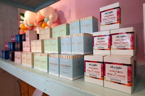 WAYNE GLOWACKI / WINNIPEG FREE PRESS

Finance. Some of the selection of wooden wick candles in the new Coal and Canary candle shop at 73 Princess Street . Intern Keila story   August 24 2017