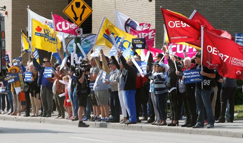 WAYNE GLOWACKI / WINNIPEG FREE PRESS

Some of the about 200 attending the noon hour rally/info picket at St. Boniface Hospital to stand up to provincial govt cuts to healthcare. Jane Gerster story   August 24 2017