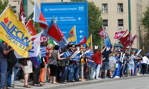 WAYNE GLOWACKI / WINNIPEG FREE PRESS

Some of the about 200 attending the noon hour rally/info picket at St. Boniface Hospital to stand up to provincial govt cuts to healthcare. Jane Gerster story   August 24 2017