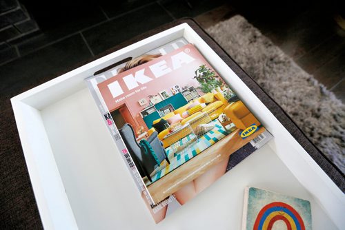 JUSTIN SAMANSKI-LANGILLE / WINNIPEG FREE PRESS
An IKEA catalogue sits in a living room Monday. Gone are the days of the Sears and Eatons catalogues, but people still look forward to getting the latest IKEA catalogue in the mail.
170828 - Monday, August 28, 2017.