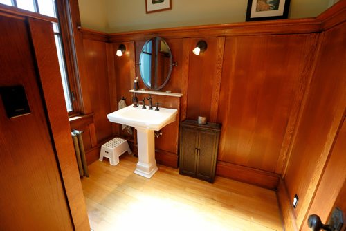 JUSTIN SAMANSKI-LANGILLE / WINNIPEG FREE PRESS
The very large main floor powder room of 134 Scotia is lined with beautiful wood giving a unique feel.
170829 - Tuesday, August 29, 2017.
