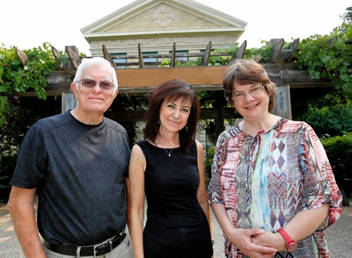 JUSTIN SAMANSKI-LANGILLE / WINNIPEG FREE PRESS
From left: Organizers Greg Barrett, Belle Jarniewski and main speaker Ruth Ashrafi pose outside the Rady Centre Thursday. The group are part of an interfaith lecture series on the Jewish elements of the New Testament.
170831 - Thursday, August 31, 2017.