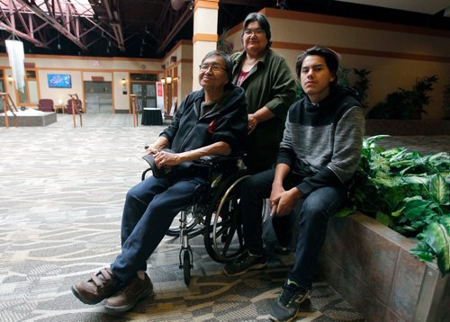 BORIS MINKEVICH / WINNIPEG FREE PRESS
From left, Victor and Emma Harper with their son Harris at Canad Inns Polo Park. SINCLAIR STORY. August 31, 2017