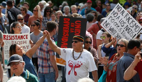 WAYNE GLOWACKI / WINNIPEG FREE PRESS
About 500 people attended the Winnipeg Diversity Rally Against Hate demonstration outside the Legislative building Saturday and heard speeches and music. Ryan Thorpe story Sept. 9 2017