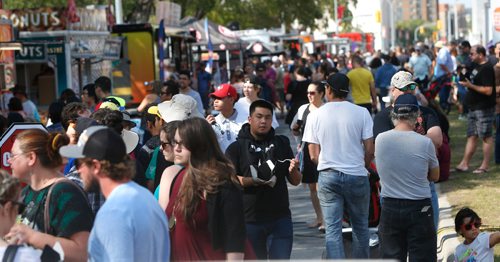 WAYNE GLOWACKI / WINNIPEG FREE PRESS

A big crowd was checking out the Food Truck Wars at the 2017 Many Fest along Broadway and Memorial Blvd. Saturday.  The three day event also includes live music and a wine/beer garden, it runs Sunday, 11:00 AM - 6:00 PM .  Sept. 9 2017