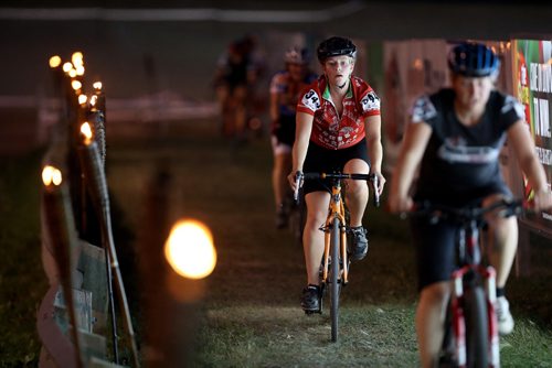 TREVOR HAGAN / WINNIPEG FREE PRESS
Leslie Brown and other Cyclocross racers at the Darkcross event at the Coop Speedway, Saturday, September 9, 2017.