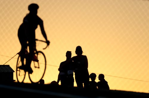 TREVOR HAGAN / WINNIPEG FREE PRESS
Cyclocross racers at the Darkcross event at the Coop Speedway, Saturday, September 9, 2017.