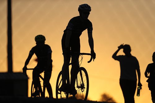 TREVOR HAGAN / WINNIPEG FREE PRESS
Cyclocross racers at the Darkcross event at the Coop Speedway, Saturday, September 9, 2017.