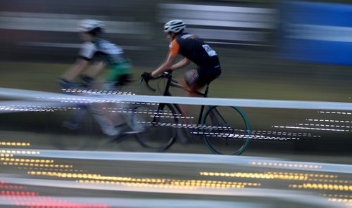 TREVOR HAGAN / WINNIPEG FREE PRESS
Cyclocross racers at the Darkcross event at the Coop Speedway, Saturday, September 9, 2017.