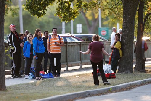 JOHN WOODS / WINNIPEG FREE PRESS
Staff and clients were evacuated from the Rady Community Centre Monday, September 11, 2017.