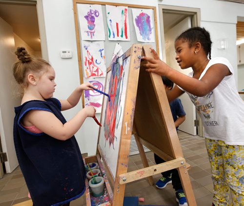 WAYNE GLOWACKI / WINNIPEG FREE PRESS

Students Emilie,left, and Kailani paint and draw in class at the Childrens House Montessori School on Pacific Ave. This is the first Montessori School in Winnipeg, and it is turning 50 and celebrating with a street party on Sun, Sept. 24. Bill Redekop story  Sept. 13 2017