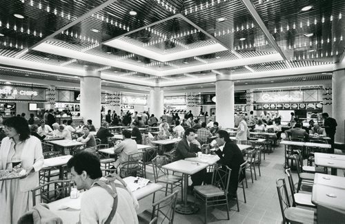 GERRY CAIRNS / WINNIPEG FREE PRESS
Eating area of Portage Place located at the corner of Portage Ave. and Carlton St. Sept. 17, 1987.