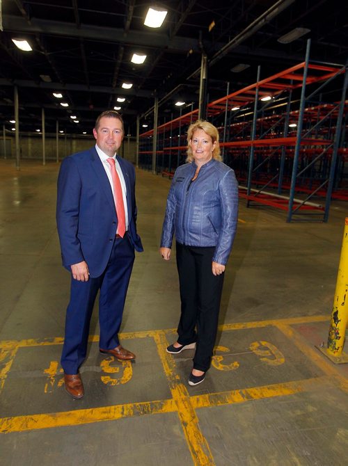 BORIS MINKEVICH / WINNIPEG FREE PRESS
Rosenau Transport media announcement at 1000 King Edward Street (former Safeway distribution centre).
From left, Ken Rosenau, President of Rosenau Transport and Diane Gray, President & CEO, CentrePort Canada Inc. in the soon to be full warehouse. CASH STORY. Sept. 14, 2017