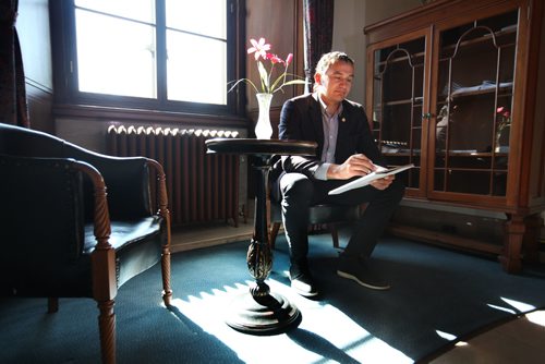 RUTH BONNEVILLE / WINNIPEG FREE PRESS

Portraits of NDP Leader Wab Kinew being interviewed by FP  in his new Official Opposition office at the Legislature.

See Larry Kusch story 
 
SEPT 18, 2017
