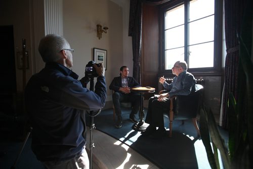 RUTH BONNEVILLE / WINNIPEG FREE PRESS
NDP Leader Wab Kinew being interviewed by FP reporter Larry Kusch and video taped by FP photographerWayne Glowacki in his new Official Opposition office at the Legislature.
See Larry Kusch story
SEPT 18, 2017