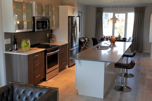 BORIS MINKEVICH / WINNIPEG FREE PRESS
NEW HOMES - 240 Cherrywood Road in Bridgwater Trails. View of the kitchen. Sept. 18, 2017