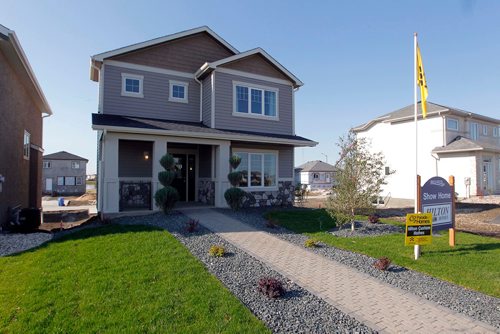 BORIS MINKEVICH / WINNIPEG FREE PRESS
NEW HOMES - 240 Cherrywood Road in Bridgwater Trails. Sept. 18, 2017