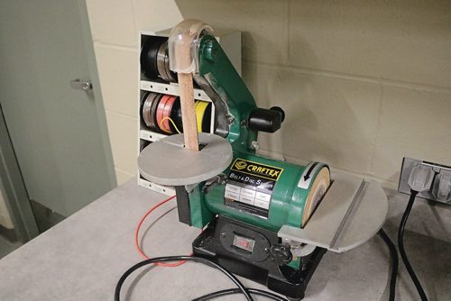 Canstar Community News Sept, 14, 2017 - Equipment at the electronic shops at Garden City Collegiate. (LIGIA BRAIDOTTI/CANSTAR COMMUNITY NEWS/TIMES)