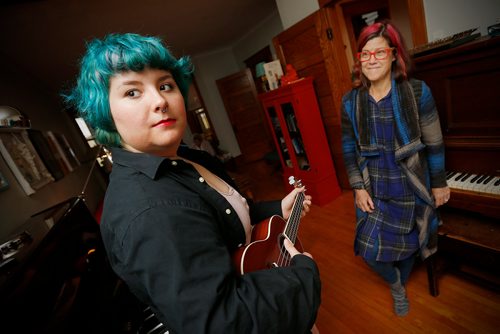JOHN WOODS / WINNIPEG FREE PRESS
Luna  and mother Allison Moore are  photographed as they practice music in their Winnipeg home Tuesday, September 19, 2017. Luna talks part in a Mood Disorders summer music camp and says it helps with belonging

