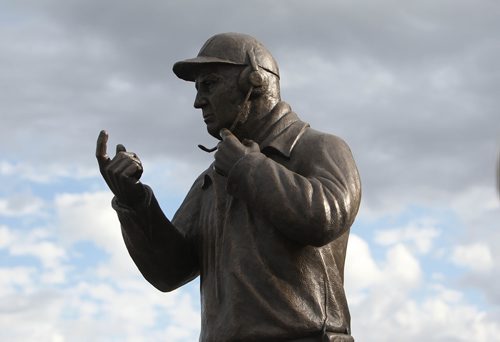 RUTH BONNEVILLE / WINNIPEG FREE PRESS

 The Winnipeg Blue Bombers  honour one of the most influential figures in the history of the organization, the late Cal Murphy, with the unveiling of a bronze statue in his likeness at Investors Group Field, at Gate 3  north/east
corner outside the stadium Thursday.

SEPT 21, 2017

