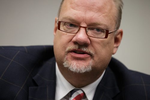 MIKE DEAL / WINNIPEG FREE PRESS
Kelvin Goertzen, Minister of Health, Seniors and Active Living, during an Editorial Board interview at the Winnipeg Free Press.
170926 - Tuesday, September 26, 2017.