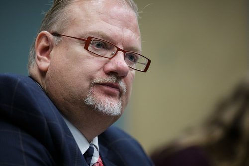 MIKE DEAL / WINNIPEG FREE PRESS
Kelvin Goertzen, Minister of Health, Seniors and Active Living, during an Editorial Board interview at the Winnipeg Free Press.
170926 - Tuesday, September 26, 2017.