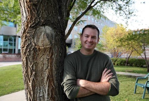 RUTH BONNEVILLE / WINNIPEG FREE PRESS

Portraits of Mike Goldberg
Community outreach and Education coordinator at Palliative Manitoba based at Deer Lodge.

Story: Spotlighting his work, focusing on how we have a death denying culture but there's real value in pushing through that to make someone's last days some of their best.

Jane Gerster  | Health Reporter

 

SEPT 27, 2017