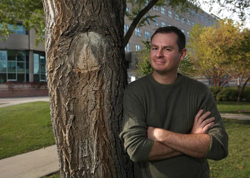 RUTH BONNEVILLE / WINNIPEG FREE PRESS

Portraits of Mike Goldberg
Community outreach and Education coordinator at Palliative Manitoba based at Deer Lodge.

Story: Spotlighting his work, focusing on how we have a death denying culture but there's real value in pushing through that to make someone's last days some of their best.

Jane Gerster  | Health Reporter

 

SEPT 27, 2017