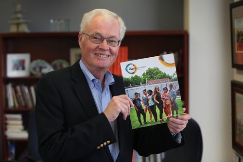 RUTH BONNEVILLE / WINNIPEG FREE PRESS

PHILANTHROPY Page: Photo of Rick Frost Winnipeg Foundation CEO,  holding the Vital Signs report. 

See Kevin Rollason's story 
 

SEPT 27, 2017