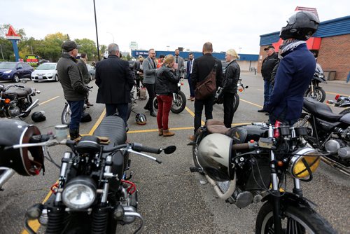 TREVOR HAGAN / WINNIPEG FREE PRESS
Richard Bennett Roschuk, middle, gives instructions to participants during the Gentlemans Ride, a charity motorcycle ride raising money to fight prostate cancer, Sunday, October 1, 2017.