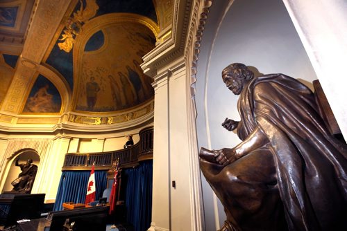 WAYNE GLOWACKI / WINNIPEG FREE PRESS

 The statue of Solon,a famous lawmaker of ancient Athens in the  Manitoba Legislature Chambers.Nick Martin story  Oct.2 2017