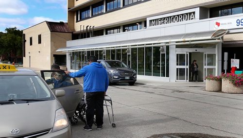 WAYNE GLOWACKI / WINNIPEG FREE PRESS

The entrance to the Urgent Care dept. at the Misericordia Health Centre Monday. This is the last day for Urgent Care at this hospital. Melissa  Martin story Oct.2 2017
