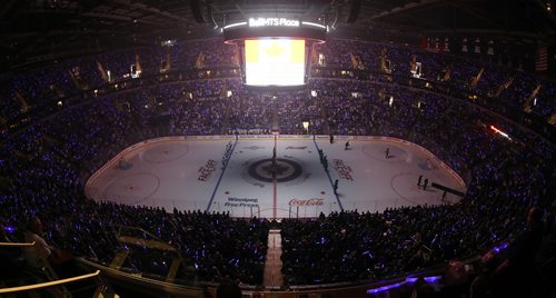 TREVOR HAGAN / WINNIPEG FREE PRESS
Pregame festivities leading up to the opening face-off at the home opener between the Winnipeg Jets' and Toronto Maple Leafs', Wednesday, October 4, 2017.