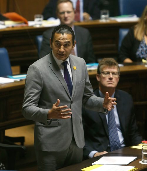 WAYNE GLOWACKI / WINNIPEG FREE PRESS

 Wab Kinew, NDP leader in Question Period in the Manitoba Legislature Thursday.   Nick Martin story Oct.5 2017