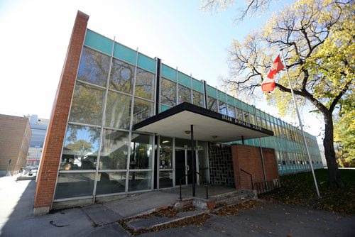 TREVOR HAGAN / WINNIPEG FREE PRESS
Ellen Douglass School, near the HSC, is going to be converted into an ambulatory care clinic, Thursday, October 5, 2017.