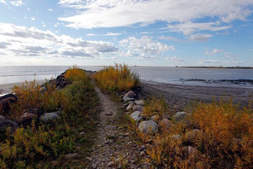 BORIS MINKEVICH / WINNIPEG FREE PRESS
Sunset Beach just south of Grand Beach. A man went missing on Thursday night after he went fishing on the lake. RANDY TURNER STORY. OCT. 7, 2017