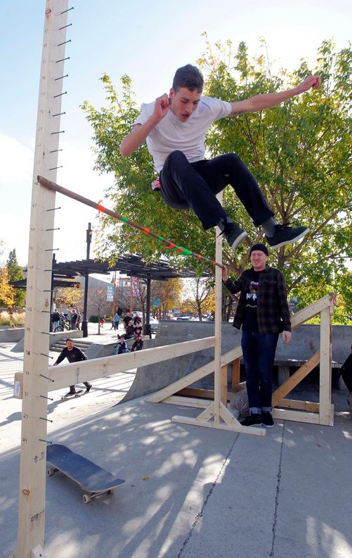 BORIS MINKEVICH / WINNIPEG FREE PRESS
Skateboarder Nick Drummond-Truttman, 19, competes for cash prizes at The Forks. Local skateboard shop "Sk8" turned 30 this year and celebrated with a competition at The Forks Plaza skatepark on Saturday. Skaters competed to win $1000 in cash prizes. STANDUP PHOTO OCT. 7, 2017