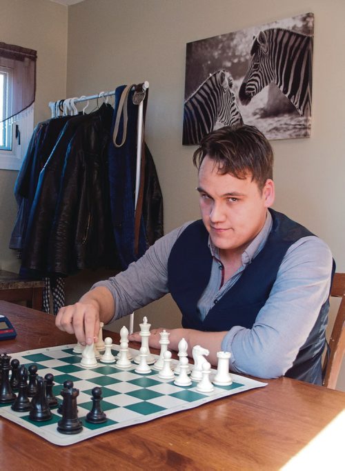 Canstar Community News Gustav Baron, a 22-year-old Elmwood resident, recently won the Manitoba Chess Association's provincial championship. (SHELDON BIRNIE/CANSTAR/THE HERALD)