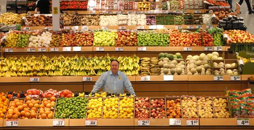 WAYNE GLOWACKI / WINNIPEG FREE PRESS.  

Jonathan Carroll, vice-president of operations for the Real Canadian Superstore operations in Manitoba, in the produce section of their Real Canadian Superstore on Sargent Ave.   Murray McNeill story Oct.11 2017