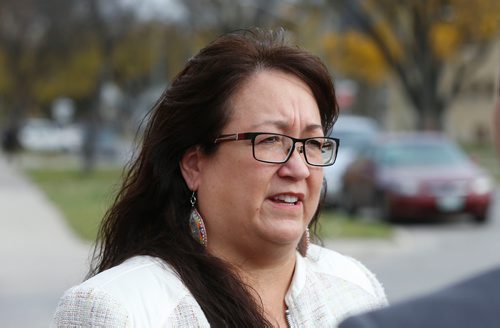 WAYNE GLOWACKI / WINNIPEG FREE PRESS

Diane Redsky, Executive Director at Ma Mawi Wi Chi Itata Centre speaks to media outside the Andrews Street Family Centre after the Child and Family Services reform announcement Thursday. Nick Martin story Oct.12 2017