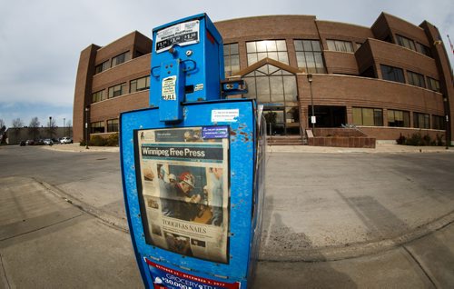 MIKE DEAL / WINNIPEG FREE PRESS
A Winnipeg Free Press newspaper box outside the papers' headquarters on Mountain Ave.
171012 - Thursday, October 12, 2017.