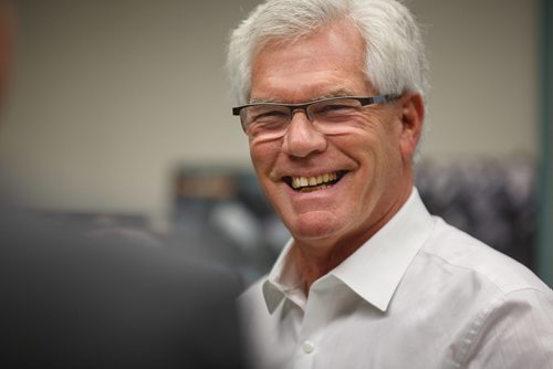 MIKE DEAL / WINNIPEG FREE PRESS
MP Jim Carr, Crescentwood, talks to the Editorial board at the Winnipeg Free Press Friday morning.
171013 - Friday, October 13, 2017.