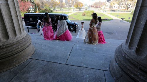 TREVOR HAGAN / WINNIPEG FREE PRESS
Guests arriving to the princess party inside the Manitoba Legislative Building, Sunday, October 15, 2017.