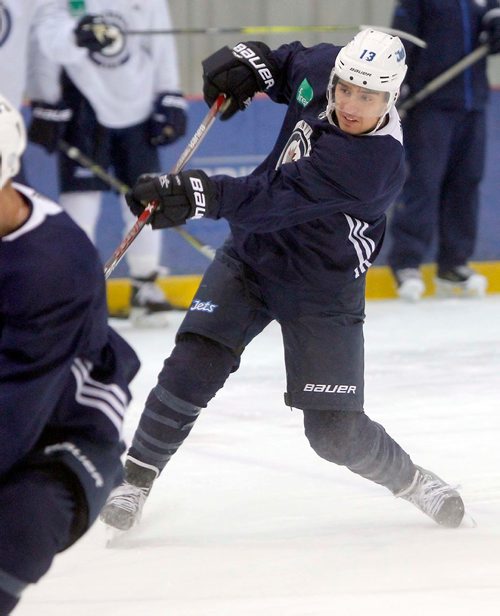 BORIS MINKEVICH / WINNIPEG FREE PRESS
Winnipeg Jets practice at BellMTS Iceplex. Brandon Tanev | #13. Mike McIntyre story. OCT. 16, 2017