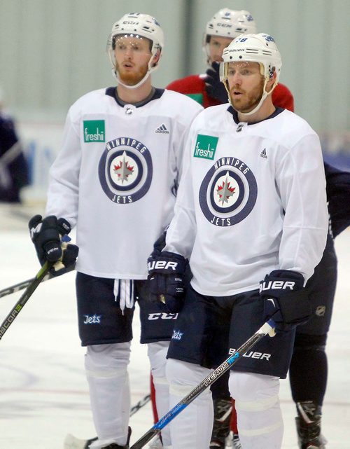 BORIS MINKEVICH / WINNIPEG FREE PRESS
Winnipeg Jets practice at BellMTS Iceplex. From left, Kyle Connor #81 and Bryan Little | #18. Mike McIntyre story. OCT. 16, 2017