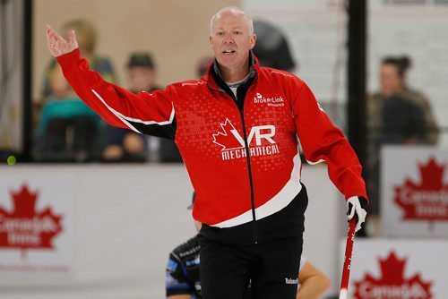 JOHN WOODS / WINNIPEG FREE PRESS
Glenn Howard reacts to a poor shot as he curls against Reid Carruthers in the 2017 Canad Inns Men's Classic final in Portage La Prairie Monday, October 16, 2017.