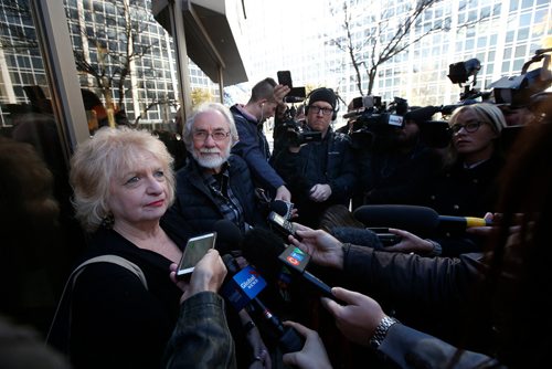 WAYNE GLOWACKI / WINNIPEG FREE PRESS

Wilma and Cliff Derksen speak to reporters outside  the law courts Wednesday after Mark Grant was found not guilty of second-degree murder for the 1984 killing of 13-year-old Candace Derksen.      Melissa Martin / Mike McIntyre stories  Oct.18 2017