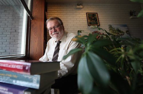RUTH BONNEVILLE / WINNIPEG FREE PRESS

Money Matters
Portrait of U of M economist Gregory Mason in  his home  for story on  guaranteed income projects.

See Joel Schlesinger

 
Oct 20,, 2017