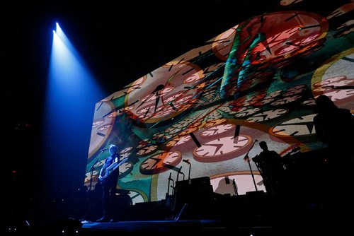 JOHN WOODS / WINNIPEG FREE PRESS
Roger Waters performs in Winnipeg Sunday, October 22, 2017.